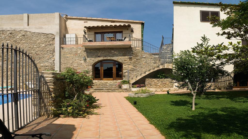 Can Garriga II I III Apartamento Garriguella Exterior foto